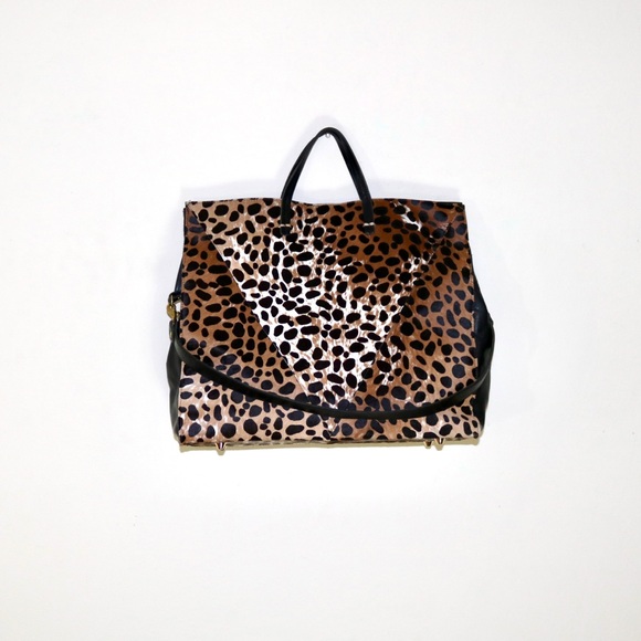 SOLD! ❤️ Clare V. Simple V Tote Bag in Leopard - Picture 2 of 16
